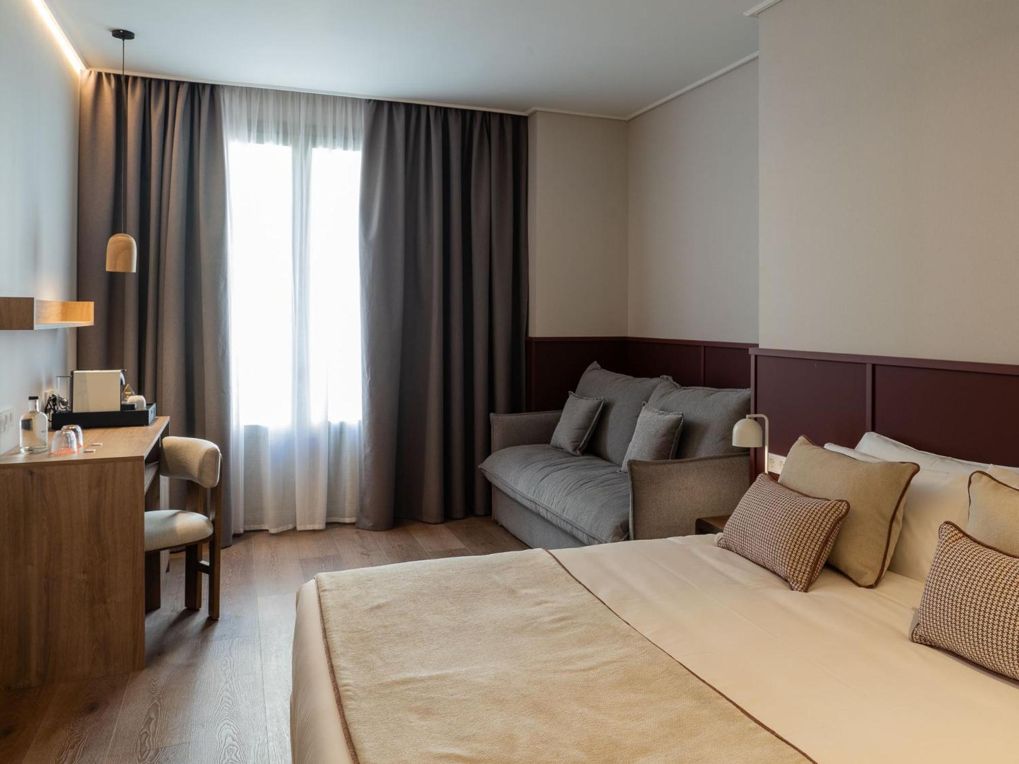 Hotel Well And Come Malaga Room photo